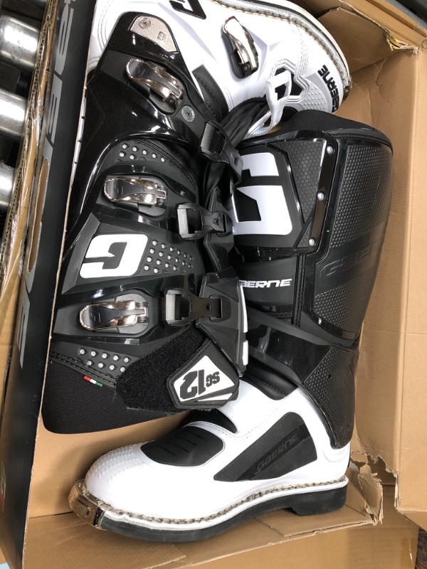 Photo 2 of Gaerne SG-12 Boots-Black/White-11 11 White/Black