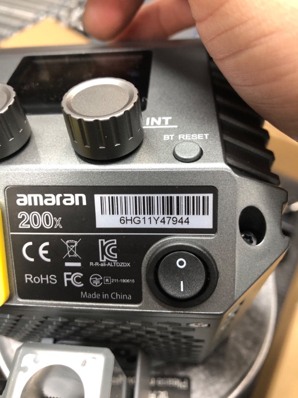 Photo 2 of Aputure Amaran 200x Bi-Color 2700-6500k LED Video Light, CRI 95+ TLCI 96+, 200w DC/AC Power Supply, APP Control Continuous Studio LED Light for Portrait,Studio,Interview and Filming