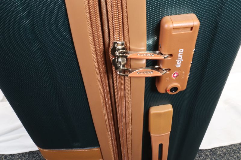 Photo 3 of 25 INCH UPRIGHT DEJUNO SUITCASE DURABLE 360 MOBILITY AND SECURE ZIPPER LOCK WITH CODE AND 
 EXTENDABLE NEW 