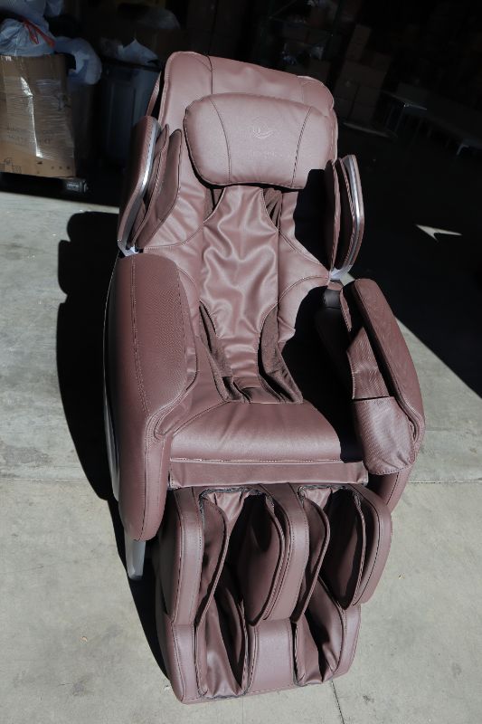 Photo 1 of OASIS MASSAGE CHAIR EMULATION MASSAGE METHODS SHIATSU KNEADING FLAPPING AND KNOCKING 2 MEMORY FUNCTION SETTING MANUAL MASSAGE 5 SPEED LEVELS 3 AIR PRESSURE MASSAGE FUNCTIONS ARM AND LEG FUNCTIONS WITH HEATING NEW  NO BOX $12000