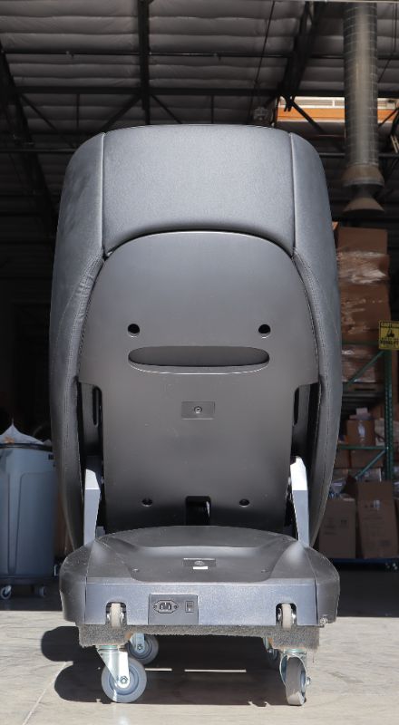 Photo 5 of IQ SKYLINE MASSAGE CHAIR NECK AND SHOULDER AIR PRESSURE FULL ARM AND WAIST MASSAGE 3 HEATING AND ZERO GRAVITY MASSAGE POSITIONS FULL LE AND FOOT MASSAGE NEW PROGRAMMING TO READ BODY AND GIVE PERSONALIZED MASAASAGE CHARGING USB AND BLUETOOTH SPEAKER 4 MODE