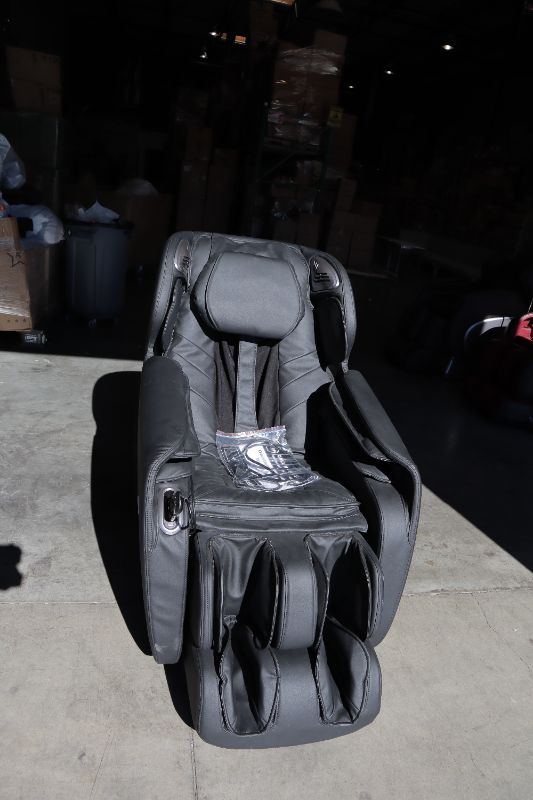 Photo 2 of IQ SKYLINE MASSAGE CHAIR NECK AND SHOULDER AIR PRESSURE FULL ARM AND WAIST MASSAGE 3 HEATING AND ZERO GRAVITY MASSAGE POSITIONS FULL LE AND FOOT MASSAGE NEW PROGRAMMING TO READ BODY AND GIVE PERSONALIZED MASAASAGE CHARGING USB AND BLUETOOTH SPEAKER 4 MODE