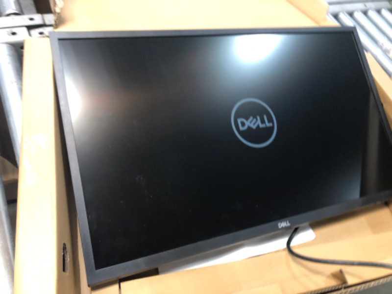 Photo 2 of Dell 27 inch Monitor FHD (1920 x 1080) 16:9 Ratio with Comfortview (TUV-Certified), 75Hz Refresh Rate, 16.7 Million Colors, Anti-Glare Screen with 3H Hardness, Black - SE2722HX 27 Inches SE2722HX