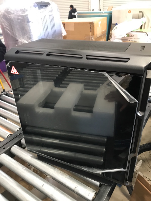 Photo 2 of *FACTORY PACKAGING* CORSAIR ICUE 5000T RGB MID-TOWER ATX PC CASE-208 INDIVIDUALLY ADDRESSABLE RGB LEDS-FITS MULTIPLE 360MM RADIATORS-EASY CABLE MANAGEMENT-3 INCLUDED CORSAIR LL120 RGB FANS

