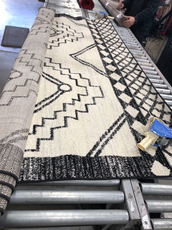 Photo 1 of **SEE NOTES**
JONATHAN Y Moroccan HYPE 8 x 10 Cream/Black Indoor Geometric Area Rug