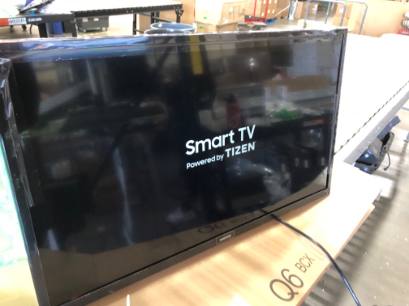 Photo 3 of SAMSUNG 32-inch Class LED Smart FHD TV 1080P (UN32N5300AFXZA, 2018 Model)