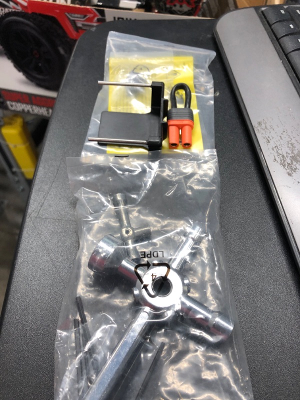 Photo 4 of ((PARTS ONLY!!!)) (NON FUNCTIONAL)
ARRMA RC Truck 1/8 KRATON 4X4 8S BLX Brushless Speed Monster Truck RTR (Ready-to-Run), Green1011492613
, ARA110002T1