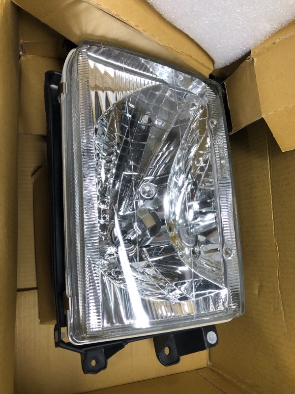 Photo 2 of TYC 20-5651-00 Toyota 4 Runner Passenger Side Headlight Assembly