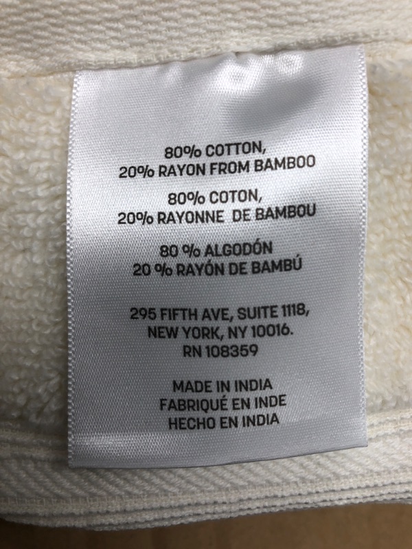 Photo 2 of 
bath towels set of 4   80 cotton  20 rayon bamboo
