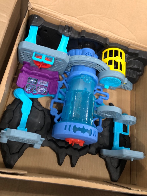 Photo 1 of DC Super Friends Fisher-Price Imaginext Bat-Tech Batcave, Batman playset with Lights and Sounds for Kids Ages 3 to 8 Years, Meerkleuren