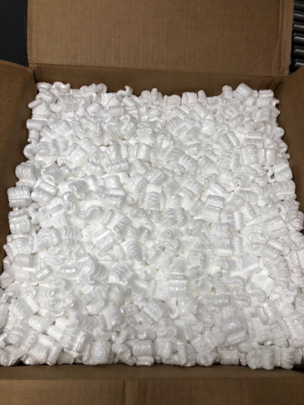 Photo 3 of StarBoxes White Regular Loose Fill Shipping Packing Peanuts S-Shaped 22.5 Gal / 3 Cubic Feet