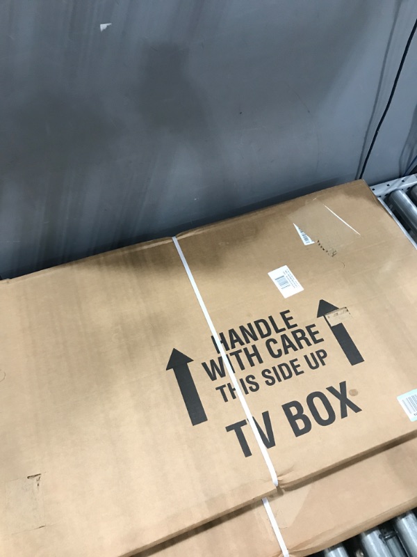 Photo 2 of uBoxes TV Moving Box Fits Up To 70" Adjustable Box TV Moving Box - 1 Pack