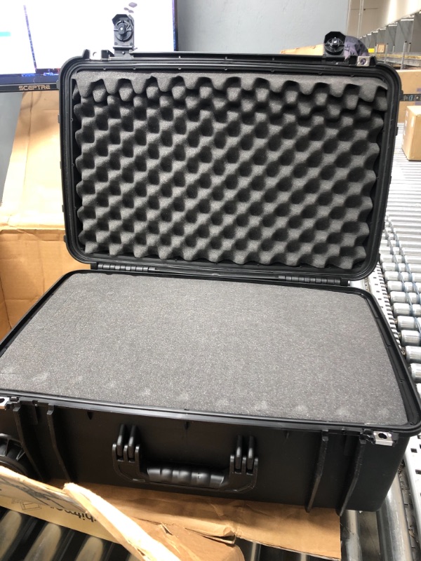 Photo 3 of Seahorse 920 Protective Wheeled Case with Foam Gun Metal Gray