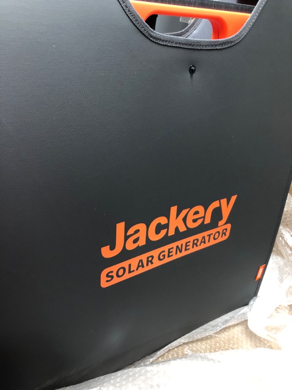 Photo 1 of Jackery SolarSaga 200W Portable Solar Panel for Explorer 1000 Pro/1500 Pro/2000Pro/3000Pro Power Station, Off-Grid Power for Home Back up, Outdoor Adventures, Emergency