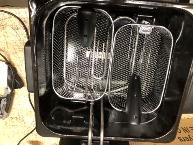 Photo 5 of *** USED *** ** TESTED DOES NOT POWER ON ** *** PARTS ONLY *** Hamilton Beach Deep Fryer with 2 Frying Baskets, 19 Cups / 4.5 Liters Oil Capacity, Lid with View Window, Professional Grade, Electric, 1800 Watts, Stainless Steel (35036)