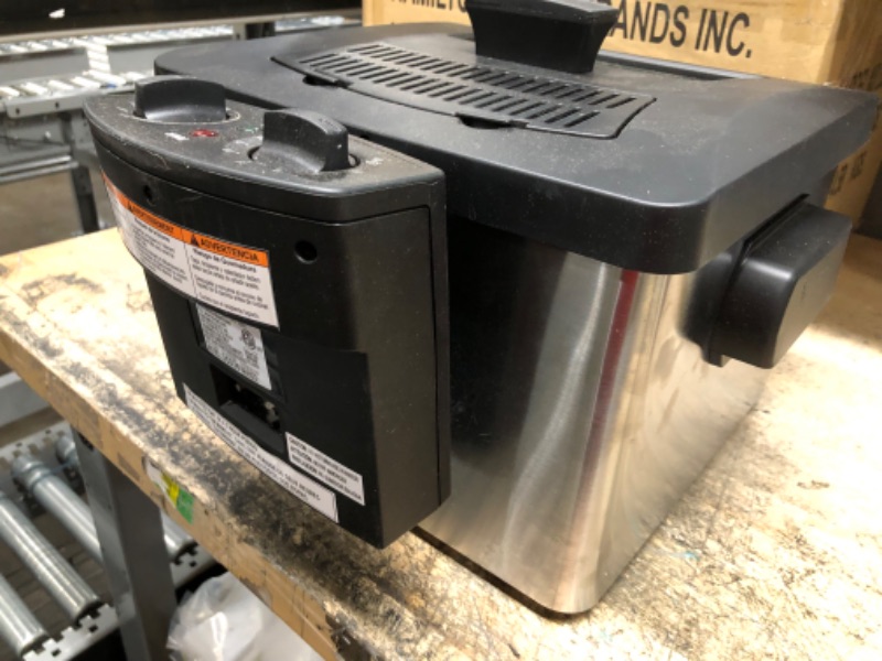 Photo 7 of *** USED *** ** TESTED DOES NOT POWER ON ** *** PARTS ONLY *** Hamilton Beach Deep Fryer with 2 Frying Baskets, 19 Cups / 4.5 Liters Oil Capacity, Lid with View Window, Professional Grade, Electric, 1800 Watts, Stainless Steel (35036)