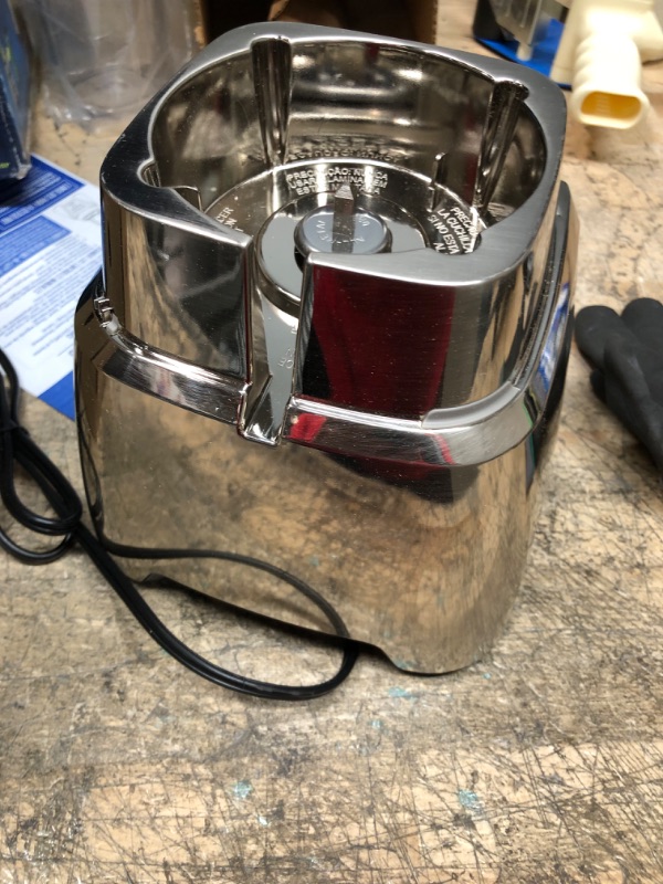 Photo 8 of *** USED *** Oster Blender | Pro 1200 with Glass Jar, 24-Ounce Smoothie Cup, Brushed Nickel
