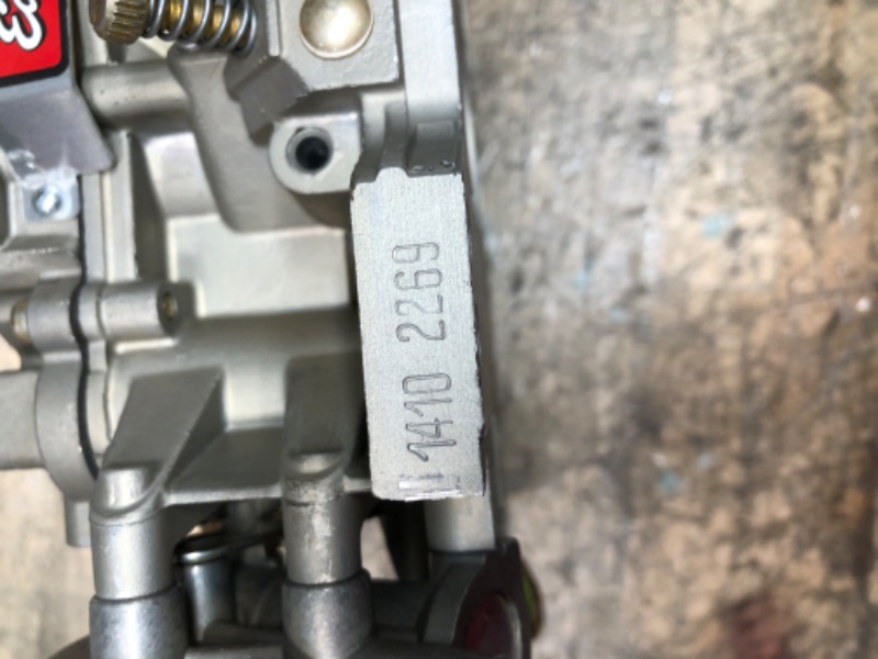 Photo 2 of **** USED UNABLE TO TEST UNKNOWN FUNCTION *** Edelbrock 1410 Performer Series Marine 750 CFM Square Bore 4-Barrel Air Valve Secondary Electric Choke New Carburetor