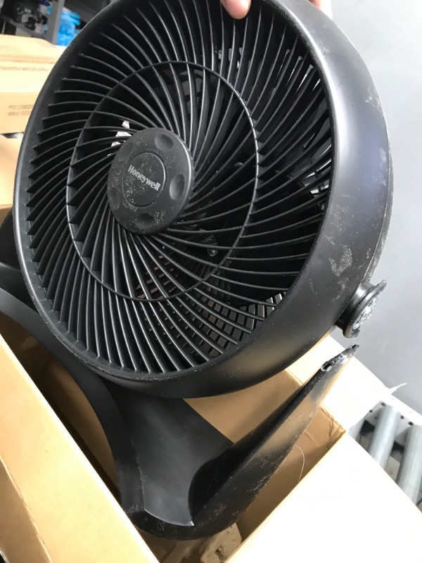 Photo 2 of 12 in. 3 Speed Whole Room Circulator Floor Fan