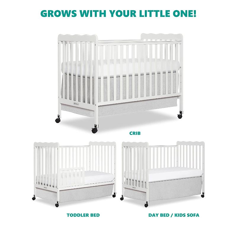 Photo 1 of Dream On Me Carson Classic 3-in-1 Convertible Crib in White
