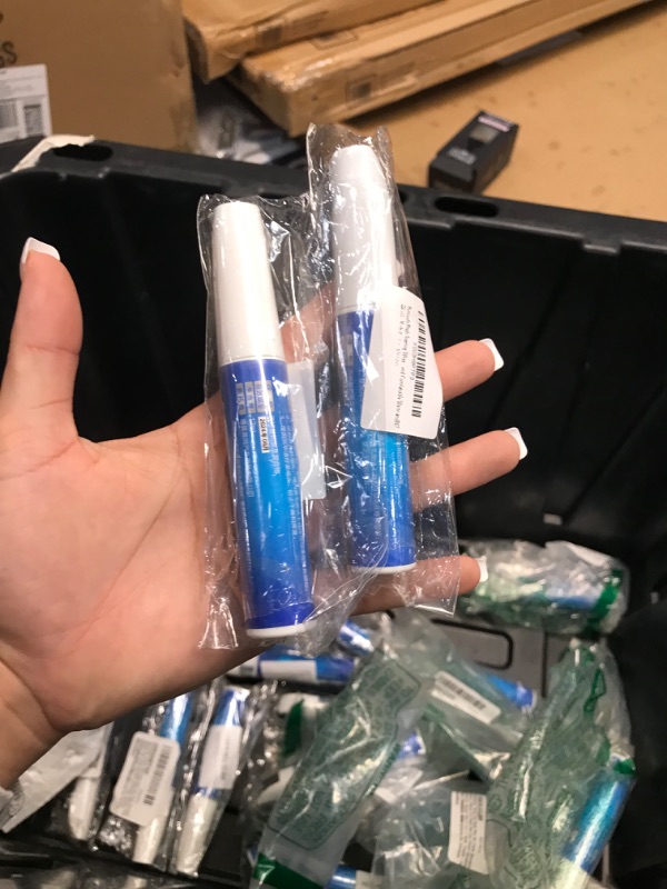 Photo 1 of 2 pack Routooly Touch Up Paint Pen for Cars Scratch Repair Auto Touch Up Paint Scratch Remover Pen Wheel Fill Paint Pen 2-in-1 Car Touch Up Paint Pen Multi-color Optional for Various Cars - Common White