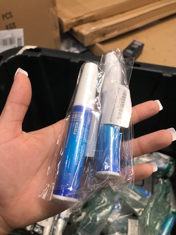 Photo 1 of 2 pack Routooly Touch Up Paint Pen for Cars Scratch Repair Auto Touch Up Paint Scratch Remover Pen Wheel Fill Paint Pen 2-in-1 Car Touch Up Paint Pen Multi-color Optional for Various Cars - Common White