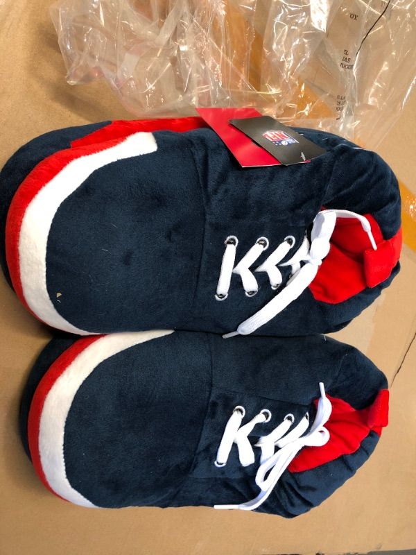 Photo 2 of FOCO Boy's NFL Team Logo Plush Sneaker Slippers- size large Team Name: New England Patriots
