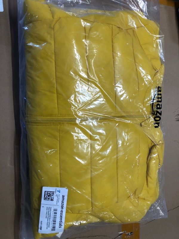 Photo 2 of Amazon Essentials Men's Lightweight Water-Resistant Packable Hooded Puffer Jacket yellow (xlarge)
