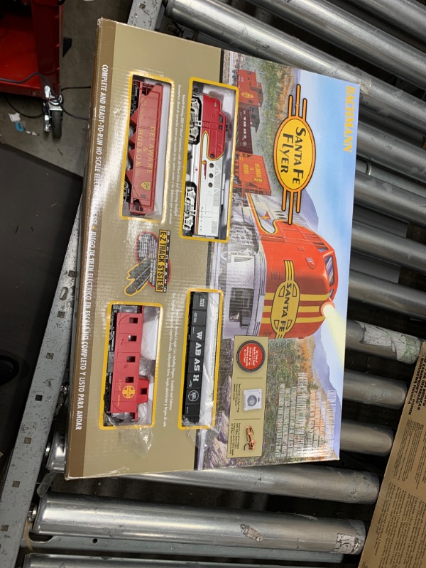 Photo 2 of Bachmann Trains - Santa Fe Flyer Ready To Run Electric Train Set - HO Scale