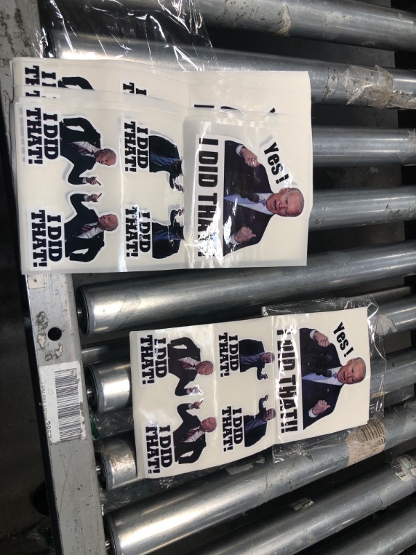 Photo 2 of **MINOR SHIPPING DAMAGE,**200PCS I Did That Biden Stickers (3”&5”), Funny I Did That Sticker Mixed 5 Different Patterns, Pointed to Your Left and Right, Humor/Funny Bumper Joe Biden Sticker Decal **2 pack = 400 pieces**
