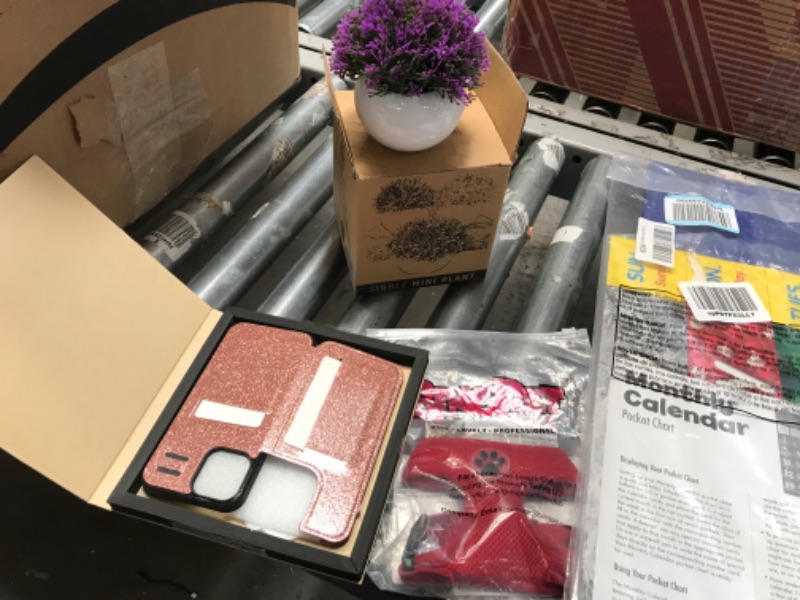 Photo 2 of **4 ITEMS** GENERIC HOME GOODS BUNDLE