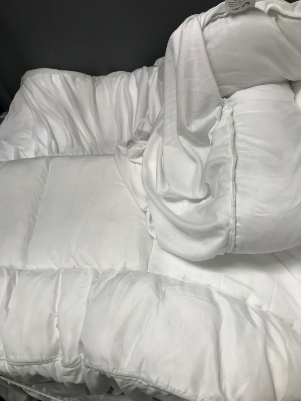 Photo 2 of *** USED *** Bamboo Mattress Topper King 78x80 inches Bed Size Fits 8-21 Inches Deep Mattresses Cooling Breathable Extra Plush Thick Fitted 20Inches Pillow Top Mattress Pad Firm Back Pain Ultra Soft