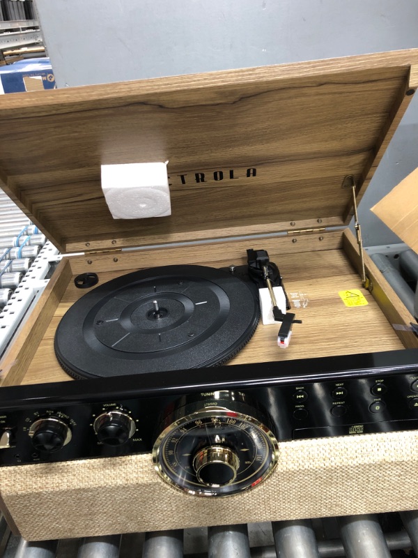 Photo 3 of Victrola VTA-270B-FNT Empire Bluetooth 6 In 1 Music Center (33/45/78) (Farmhouse Walnut) Farmhouse Walnut Record Player