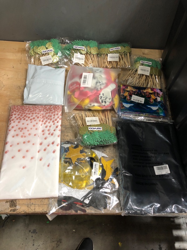 Photo 1 of Party supplies 11 item bundle 