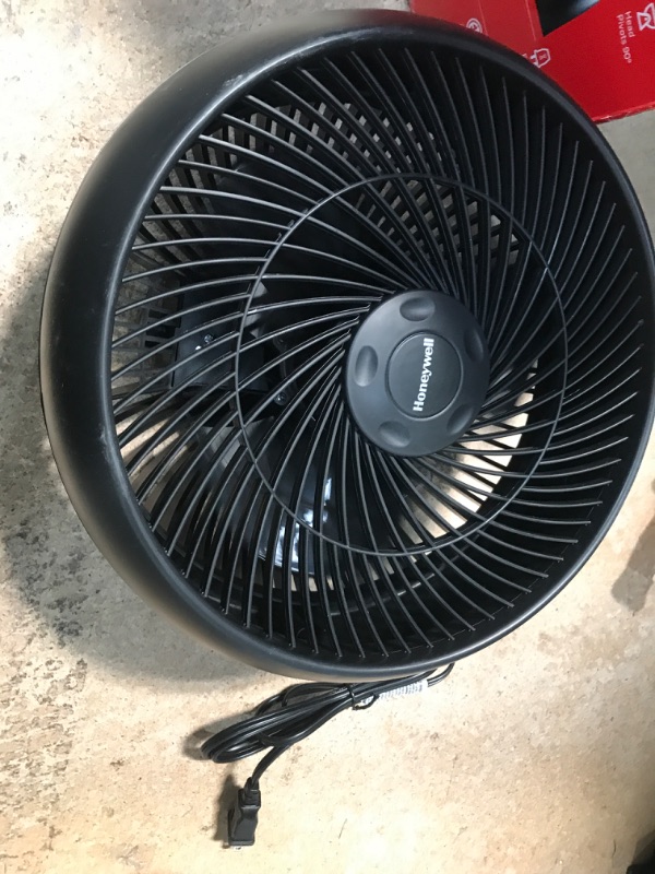 Photo 2 of 12 in. 3 Speed Whole Room Circulator Floor Fan BASE DAMAGED