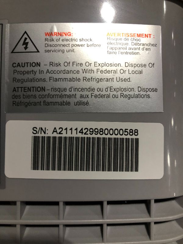 Photo 2 of **PARTS ONLY, NON-FUNCTIONAL** FRIGIDAIRE EFIC189-Silver Compact Ice Maker, 26 lb per Day, Silver (Packaging May Vary) Silver Ice Maker