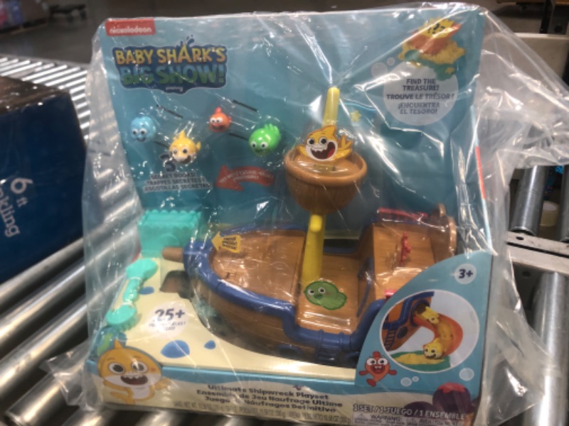 Photo 3 of WowWee Baby Shark’s Big Show! Ultimate Shipwreck Playset