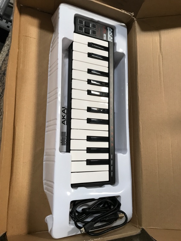 Photo 1 of Akai Professional LPK25 | 25-Key Ultra-Portable USB MIDI Keyboard Controller
