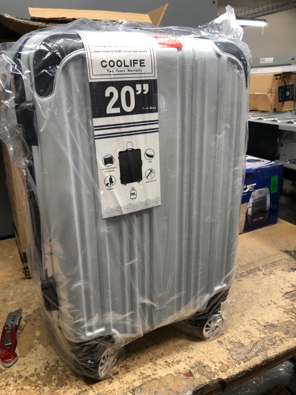 Photo 2 of 
Coolife Luggage Suitcase Spinner 20in Carry on (white grid new, S(20in)_carry on)
Color:white grid new
Size:S(20in)_carry on