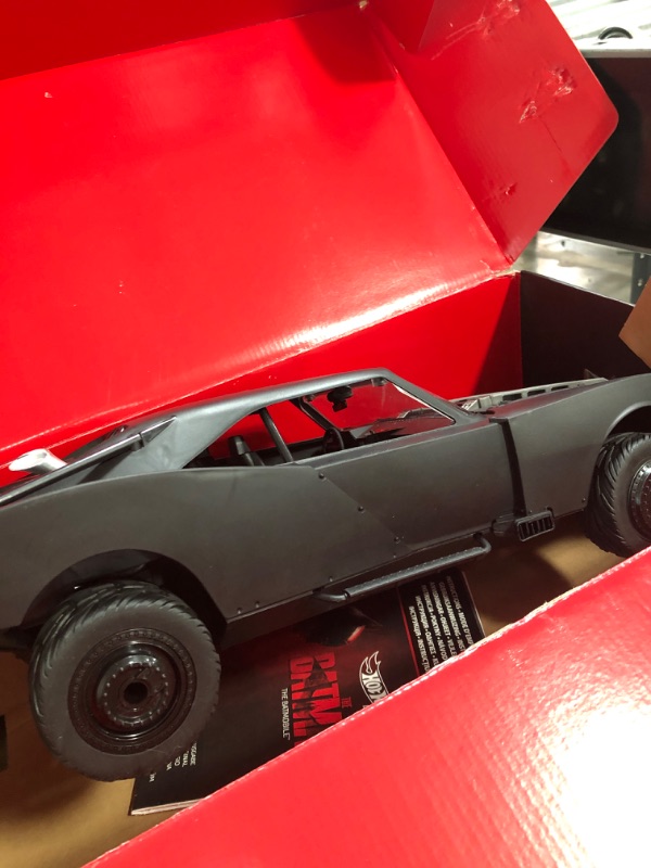 Photo 4 of * item does not work * sold for parts or repair *
Hot Wheels RC The Batman Batmobile, Remote-Controlled 1:10 Scale Toy Vehicle from The Movie