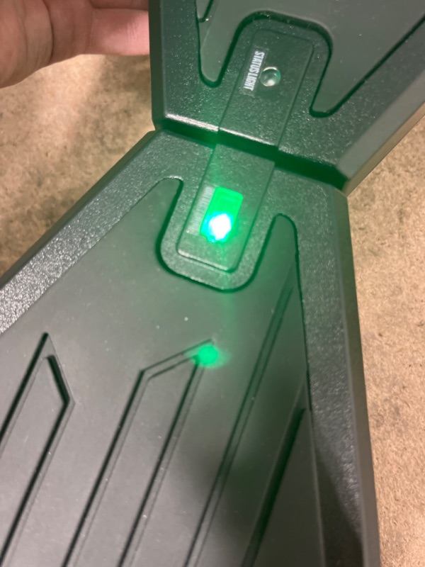 Photo 1 of *POWERS ON* Jetson Hoverboard with LED lights Onyx