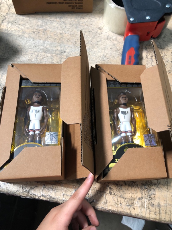 Photo 2 of 2pcks of Funko Zion Williamson New Orleans Pelicans GOLD Premium Vinyl Figure Mystery Box
