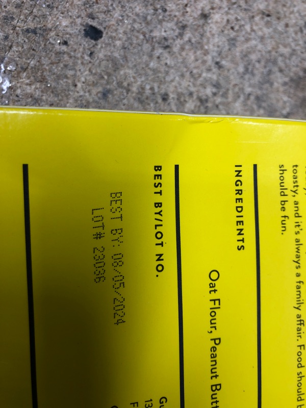 Photo 1 of Bocce's Bakery PEANUT BUTTER: PB + Banana 
EXPIRES 08/5/2024
