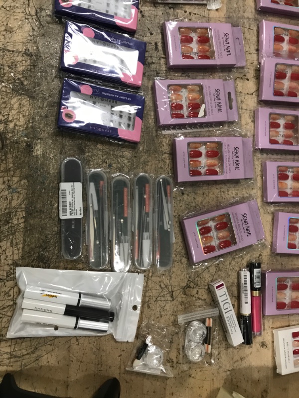 Photo 1 of Nail press on / Beauty Care /Eye Lash Bundle 31 pcs 