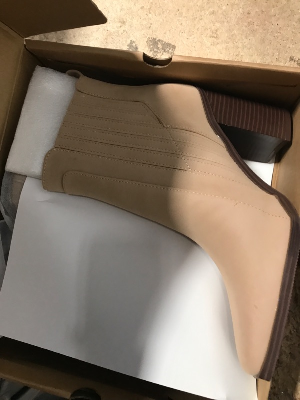 Photo 1 of 8.5 womens beige boots 