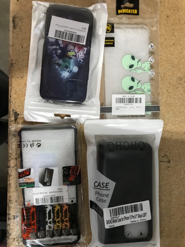 Photo 1 of BUNDLE OF 4 PHONE CASES