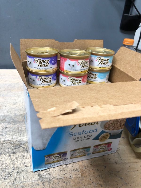 Photo 1 of Purina Fancy Feast Grilled Seafood Feast Variety Cat Food - 30 pack, 3 oz cans