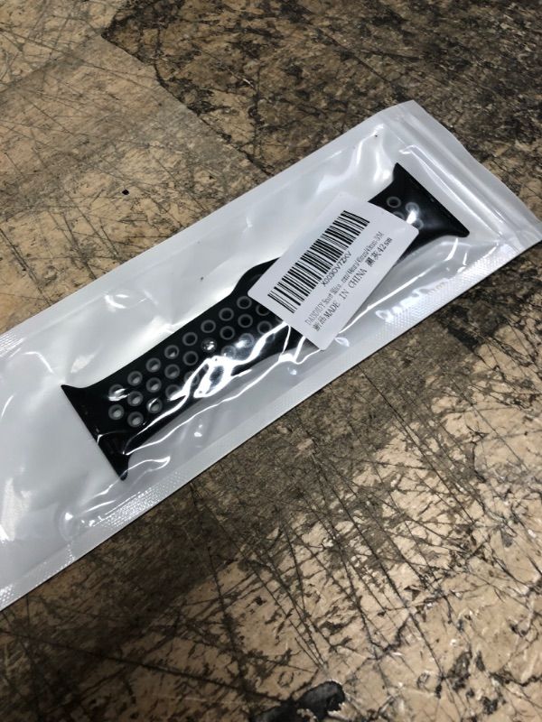 Photo 1 of DAISDJUY Sport Silicone Bands Compatible with Apple Watch Bands 38mm 40mm 41mm 42mm 44mm 45mm 49mm iWatch Series 8 7 6 SE 5 4 3 2 1 Strap Women Men Bracelet