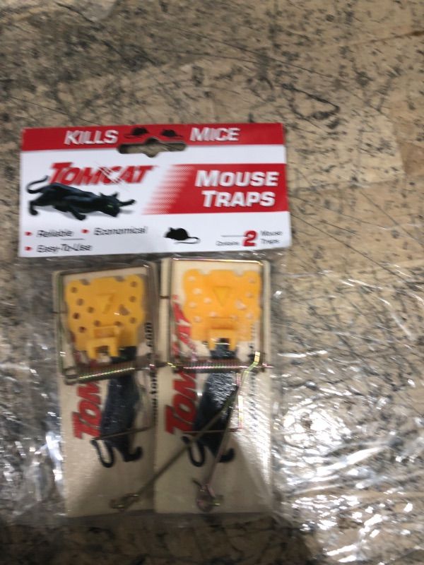 Photo 1 of Tomcat 2pk Wooden Mouse Traps