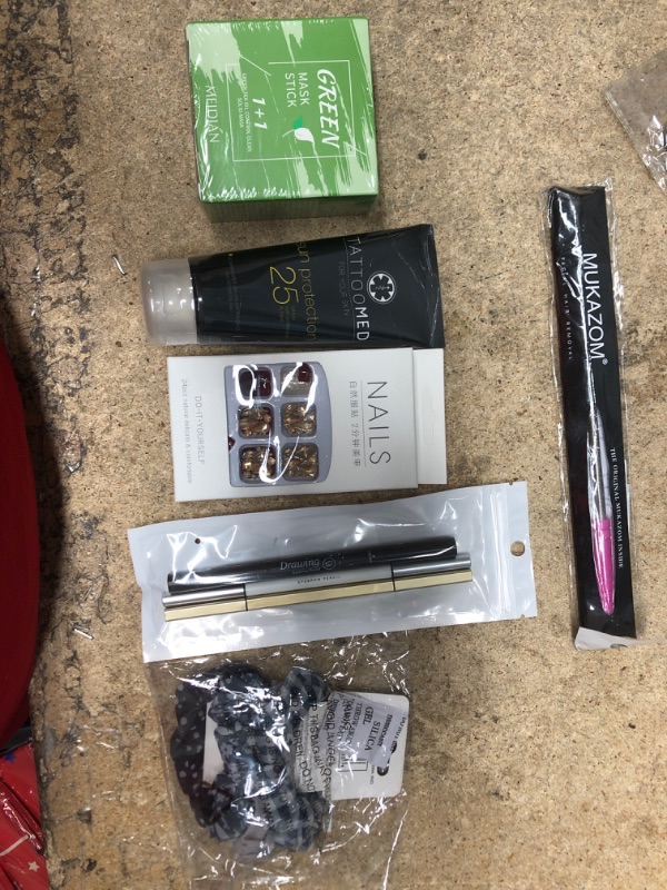 Photo 1 of 6 ITEMS, BEAUTY BUNDLE